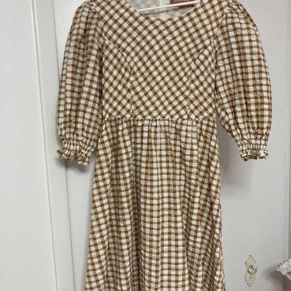 Tan and white 3/4 sleeve checkered fall dress. Size medium . - Picture 3 of 4